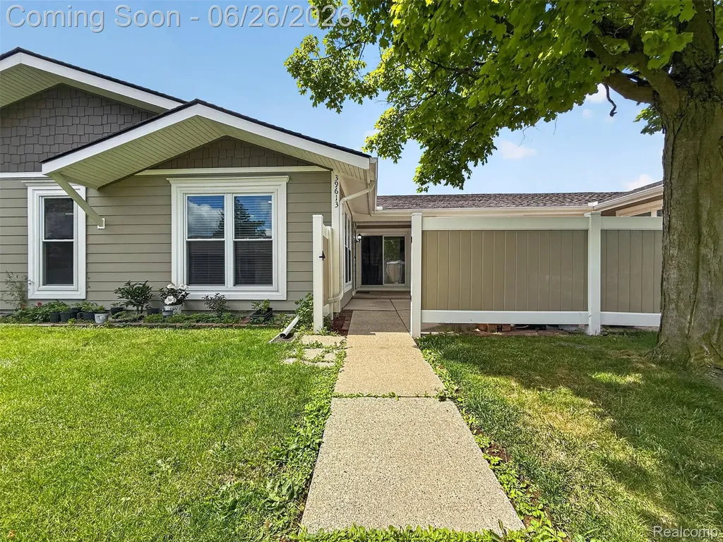 39613 Village Wood Lane Novi City MI 48375