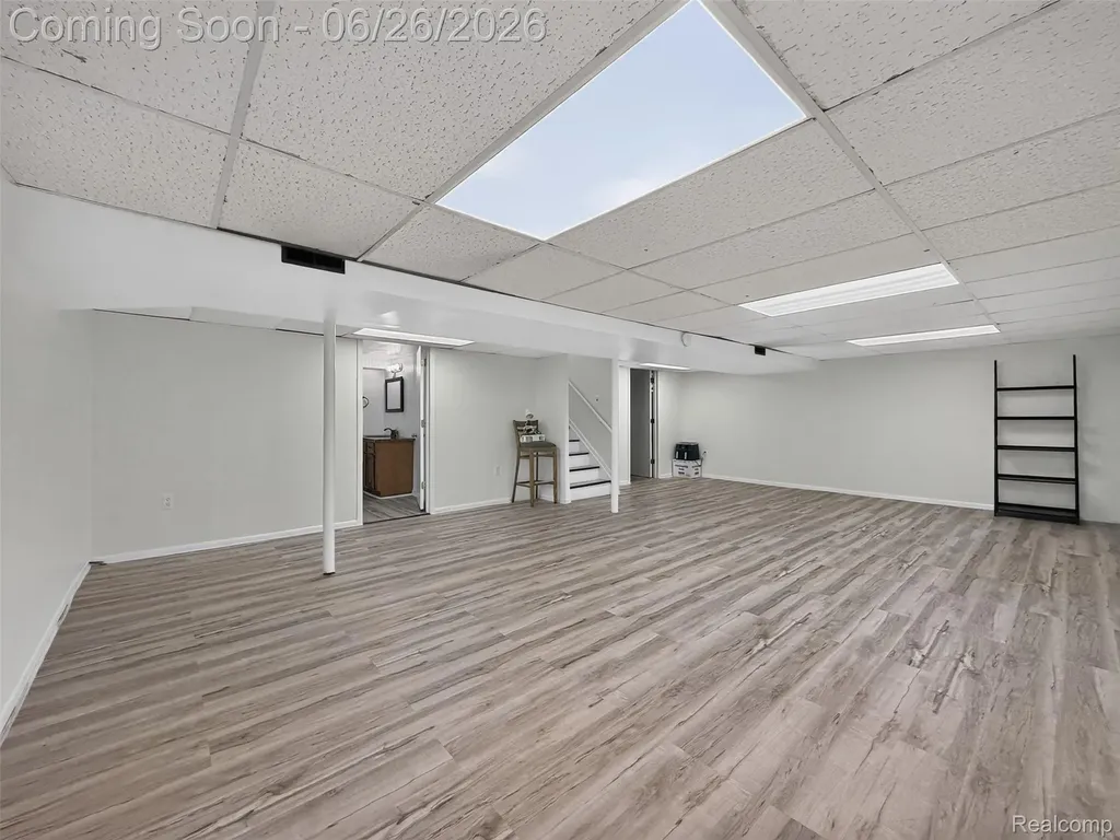 39613 Village Wood Lane Novi City MI 48375