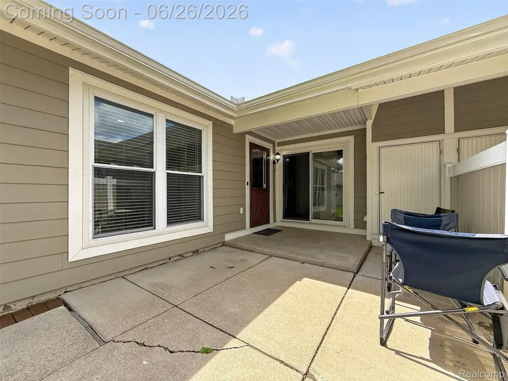 39613 Village Wood Lane Novi City MI 48375