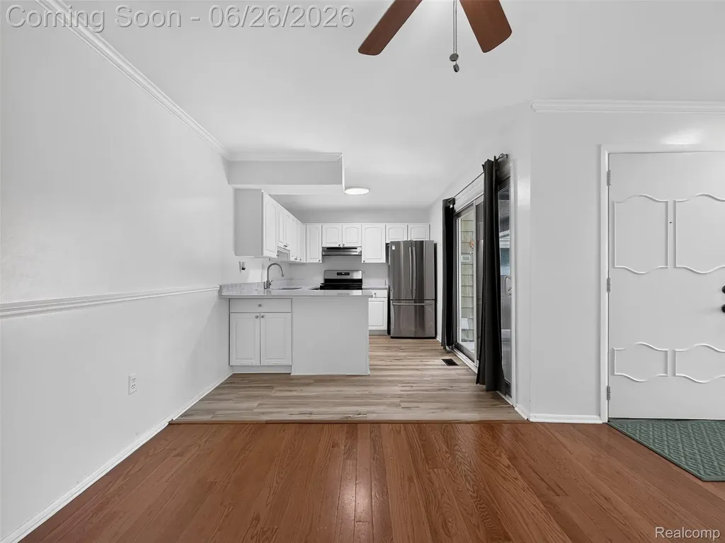 39613 Village Wood Lane Novi City MI 48375