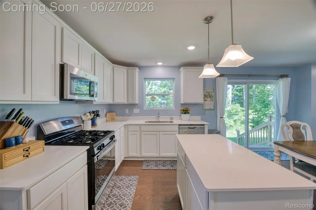 14212 Laurelwood Drive Van Buren Charter Township MI 48111