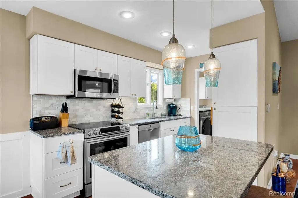 731 Berkshire Drive Saline City MI 48176