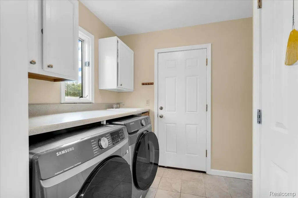 731 Berkshire Drive Saline City MI 48176