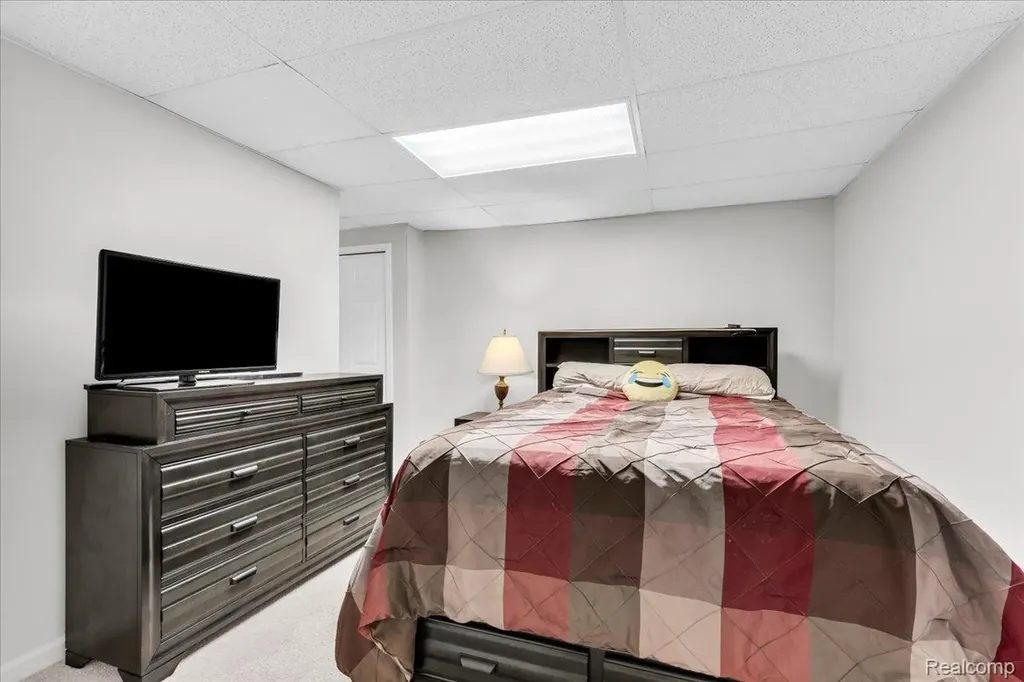 731 Berkshire Drive Saline City MI 48176