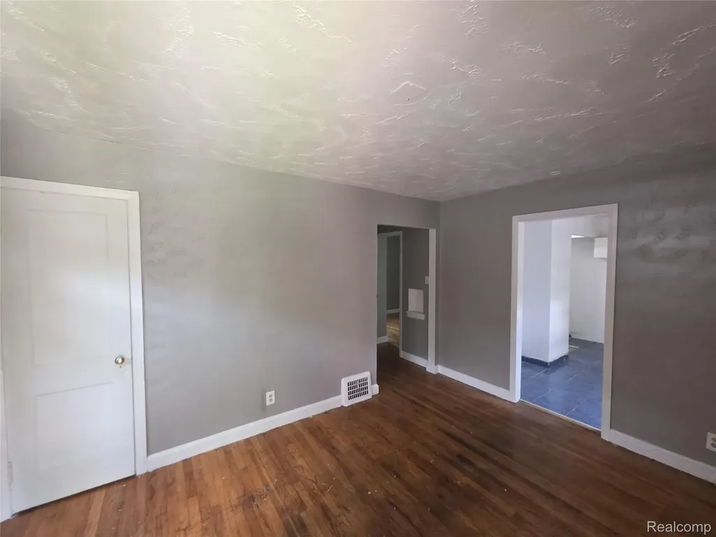 16754 W Parkway Street Detroit City MI 48219