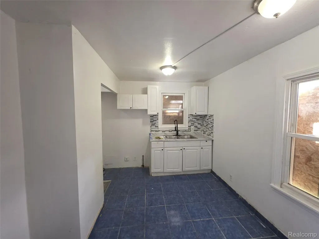 16754 W Parkway Street Detroit City MI 48219