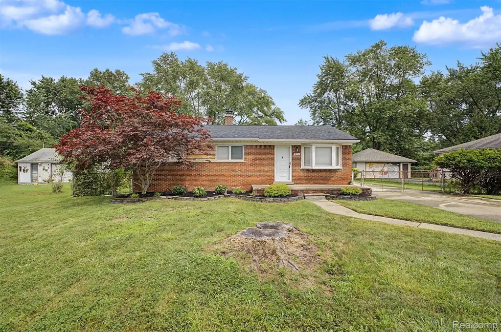 15516 Green Lane Avenue Livonia City MI 48154