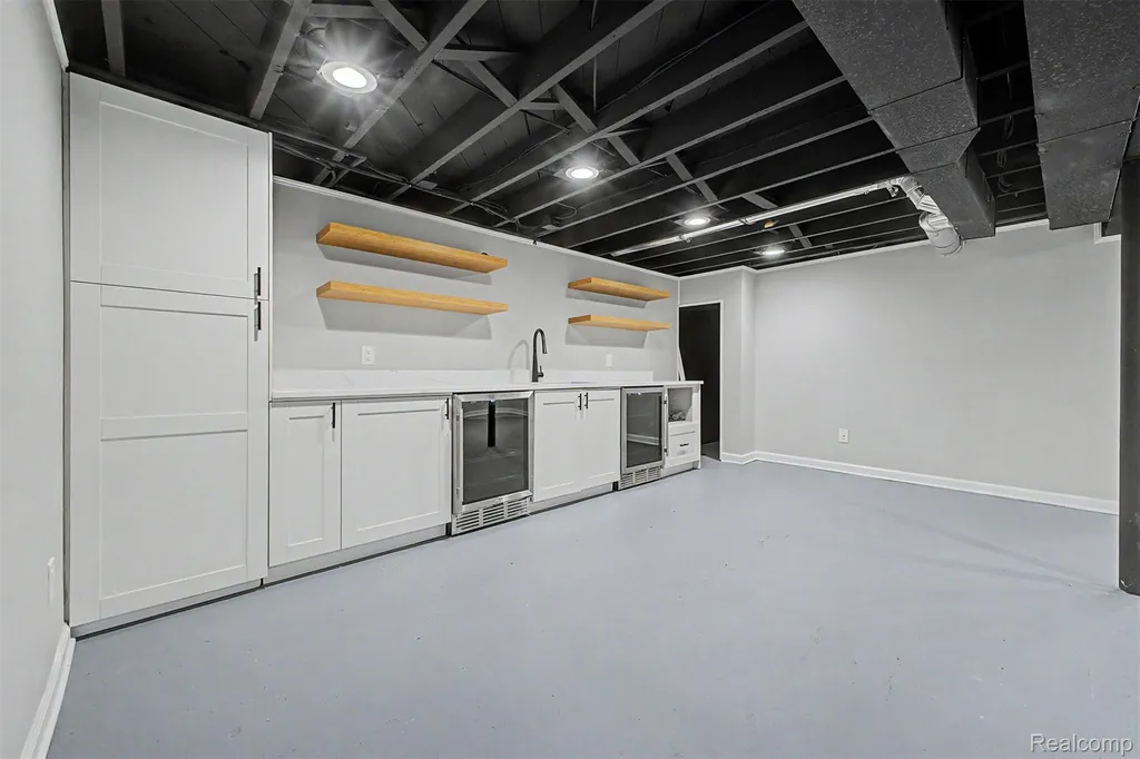 15516 Green Lane Avenue Livonia City MI 48154