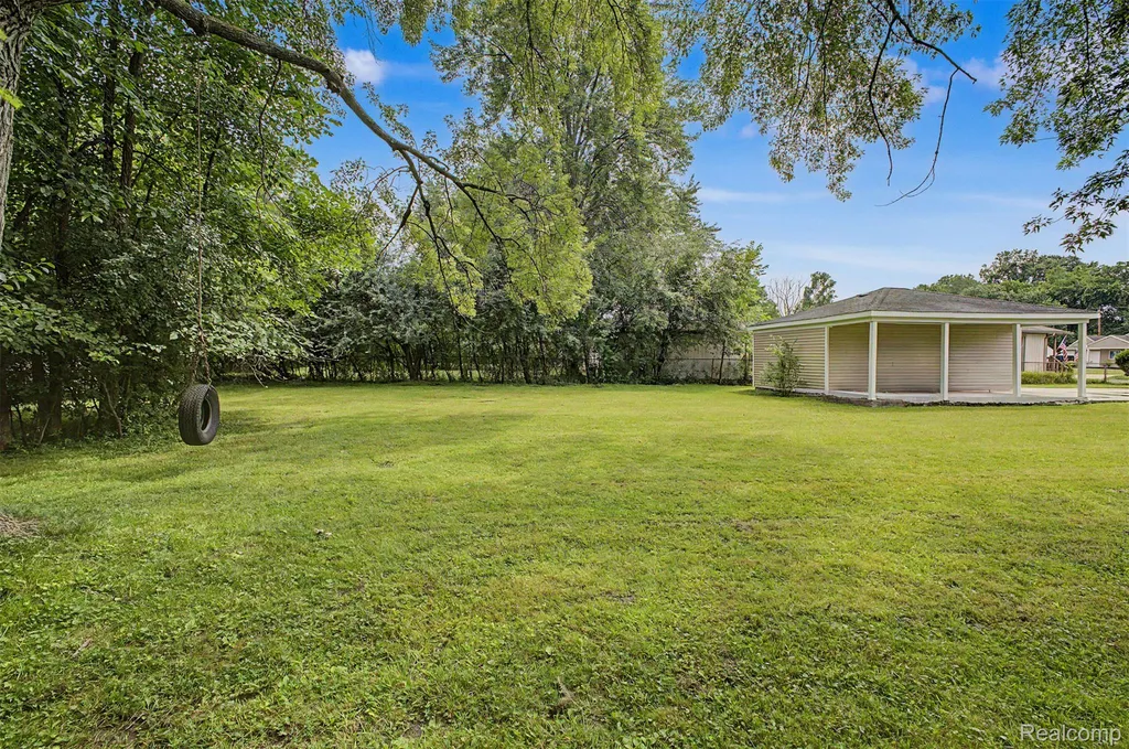 15516 Green Lane Avenue Livonia City MI 48154