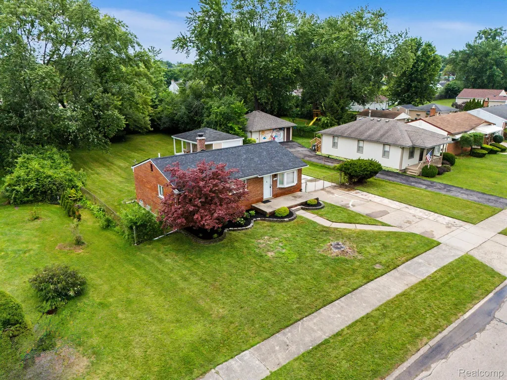15516 Green Lane Avenue Livonia City MI 48154