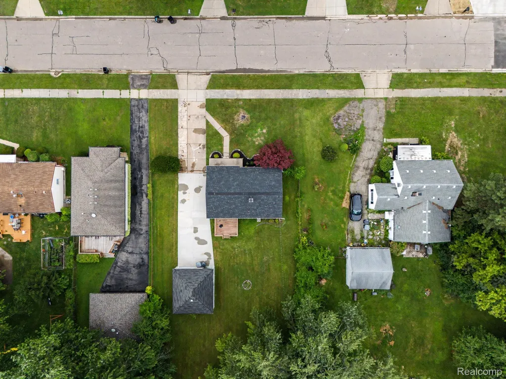 15516 Green Lane Avenue Livonia City MI 48154