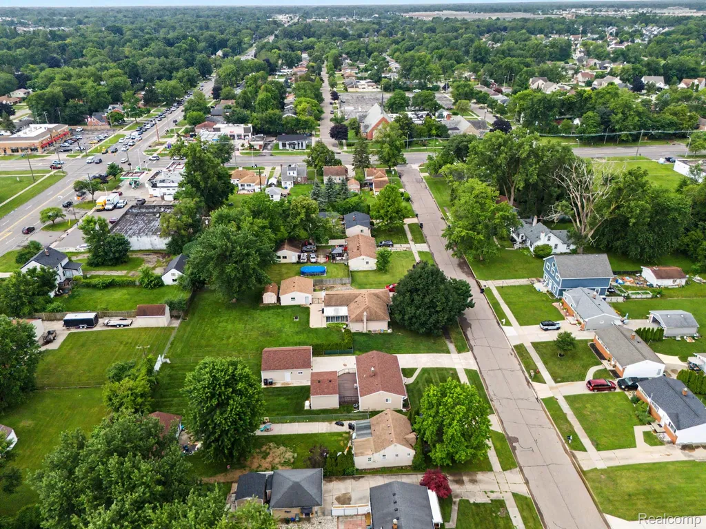 15516 Green Lane Avenue Livonia City MI 48154