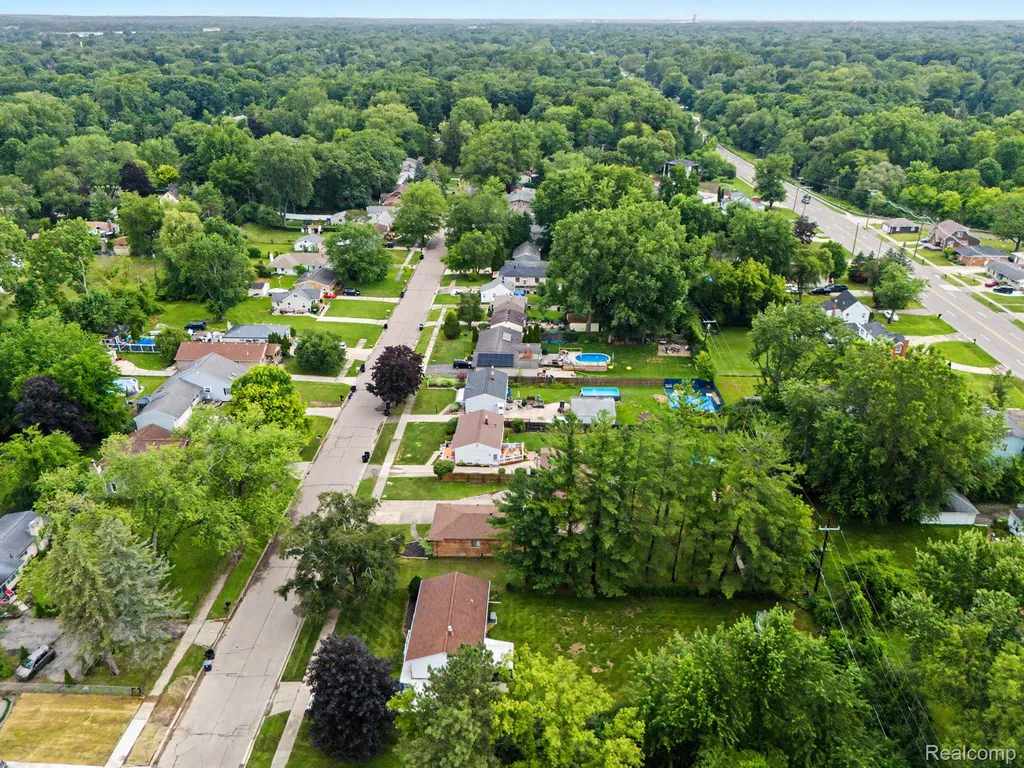 15516 Green Lane Avenue Livonia City MI 48154