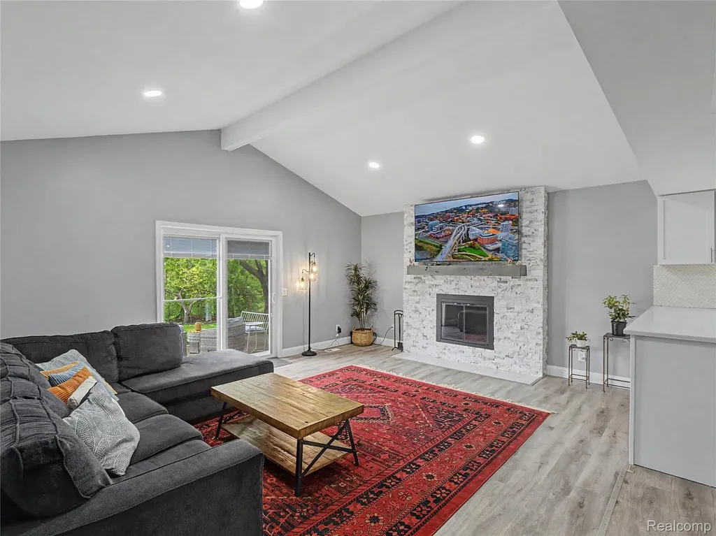 2419 Fox Hill Drive Sterling Heights City MI 48310