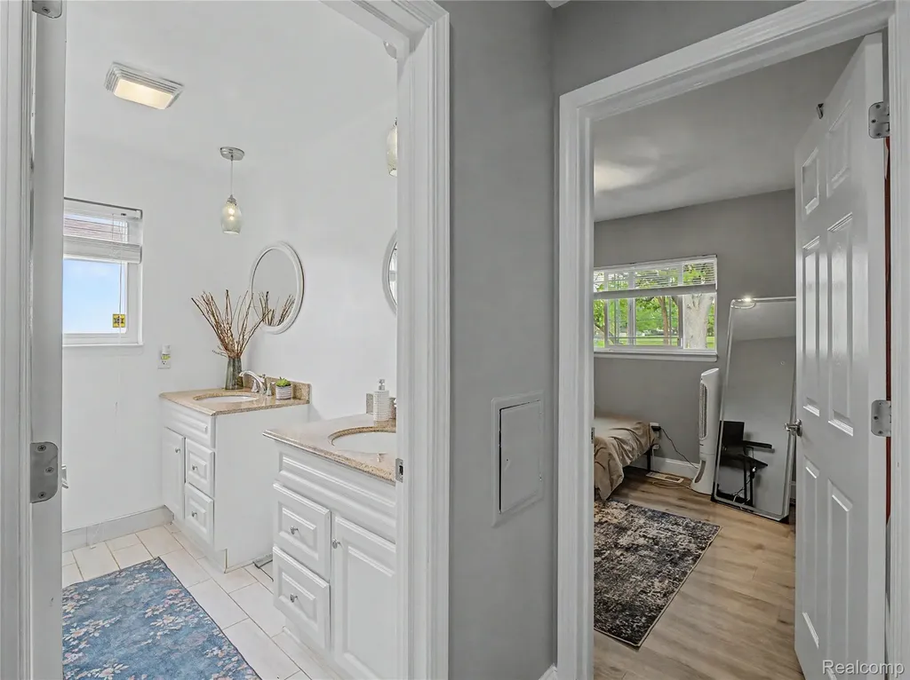2419 Fox Hill Drive Sterling Heights City MI 48310