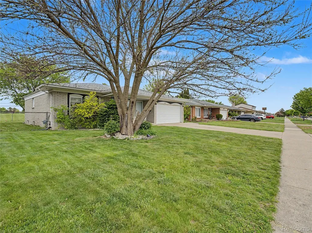 2419 Fox Hill Drive Sterling Heights City MI 48310