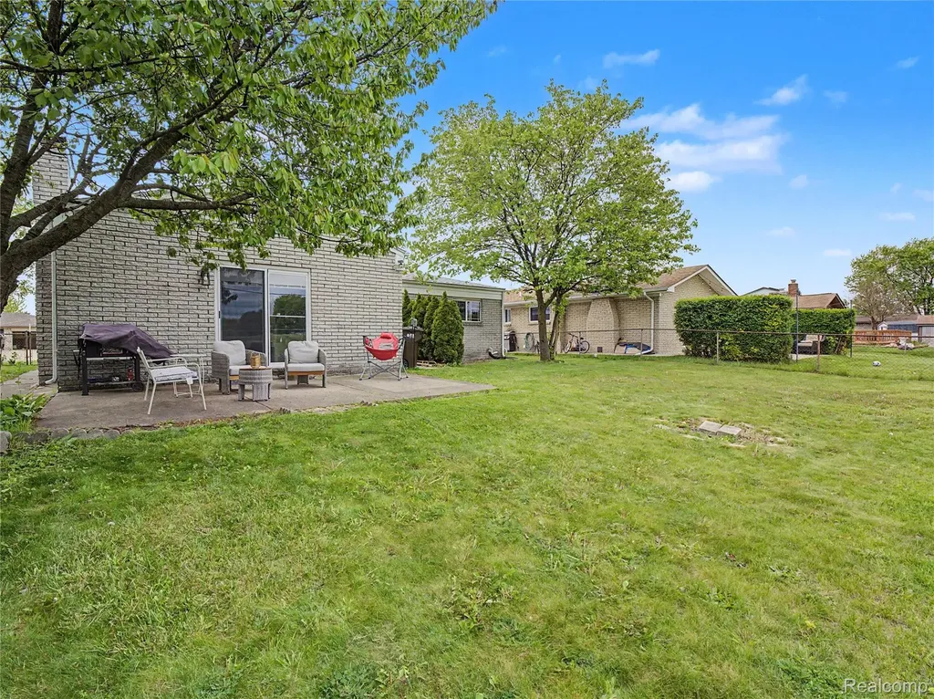 2419 Fox Hill Drive Sterling Heights City MI 48310