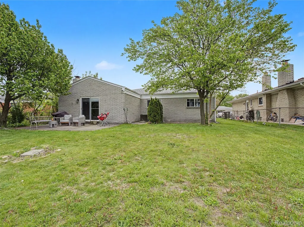 2419 Fox Hill Drive Sterling Heights City MI 48310