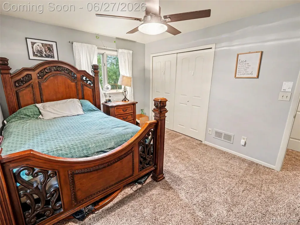 8614 Meadowland Court York Charter Township MI 48176