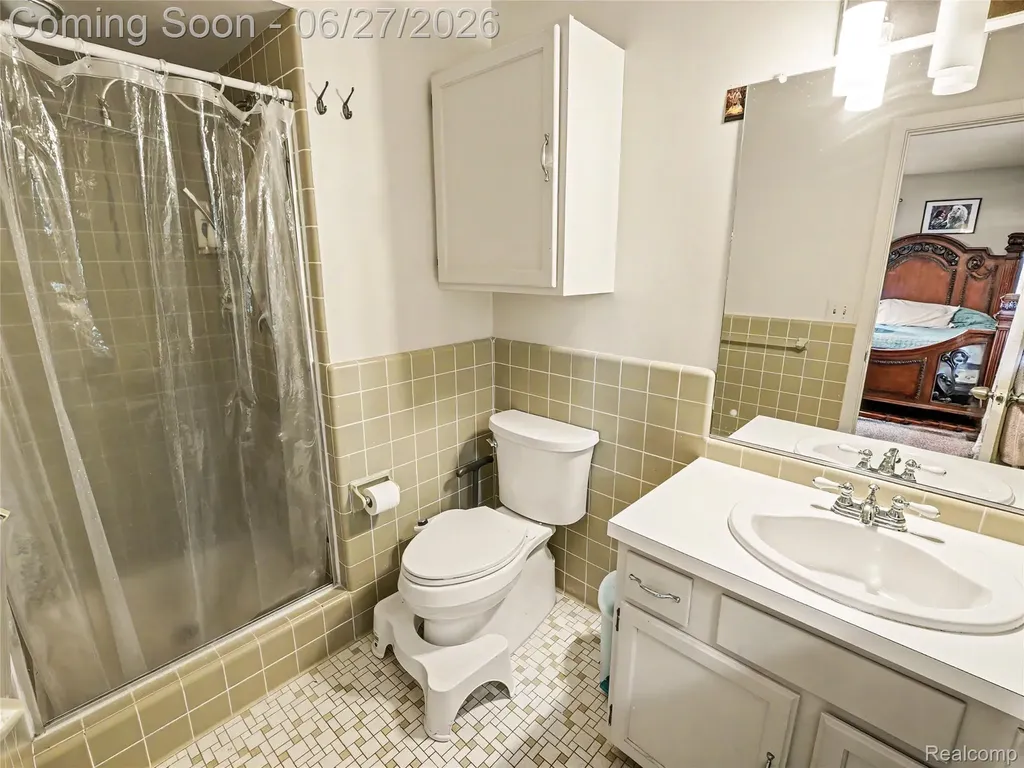 8614 Meadowland Court York Charter Township MI 48176