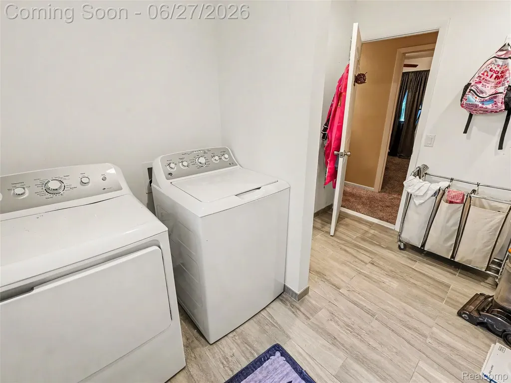 8614 Meadowland Court York Charter Township MI 48176