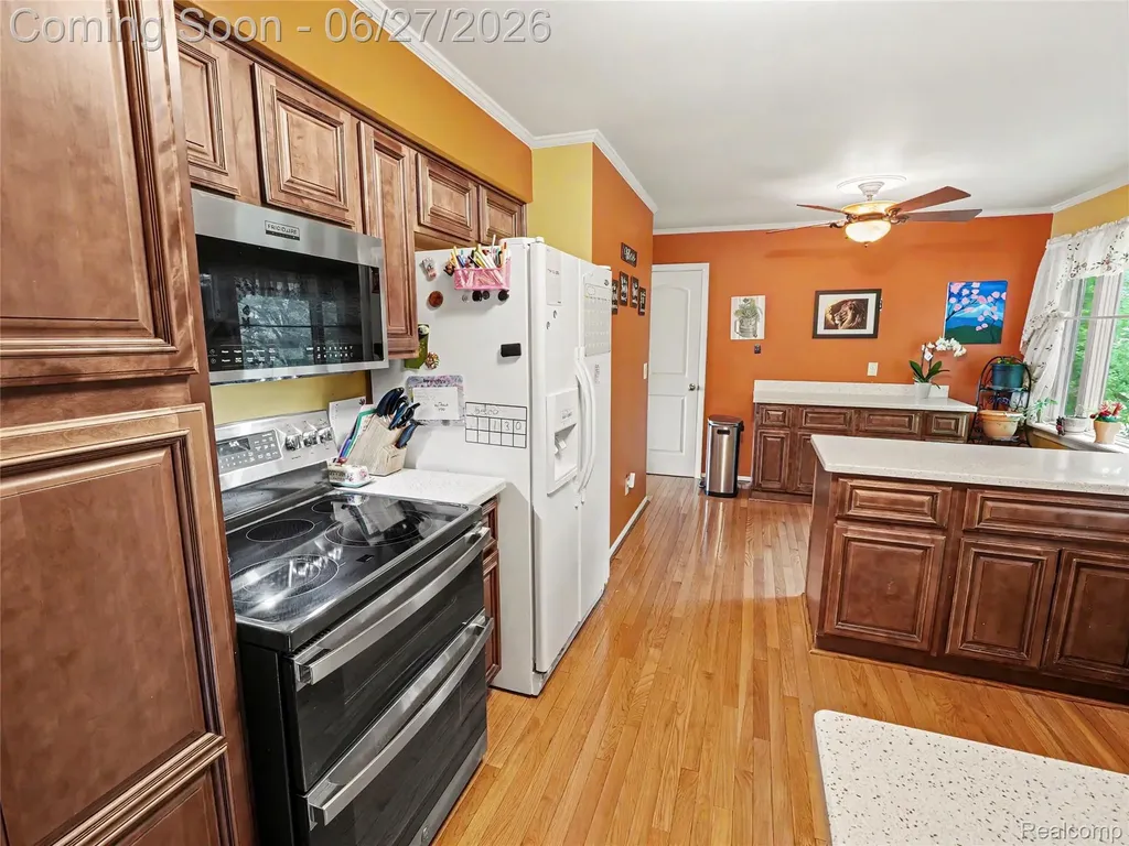 8614 Meadowland Court York Charter Township MI 48176