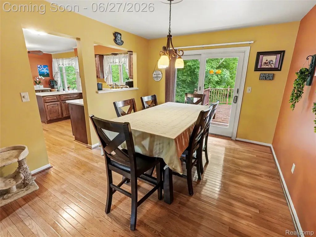 8614 Meadowland Court York Charter Township MI 48176