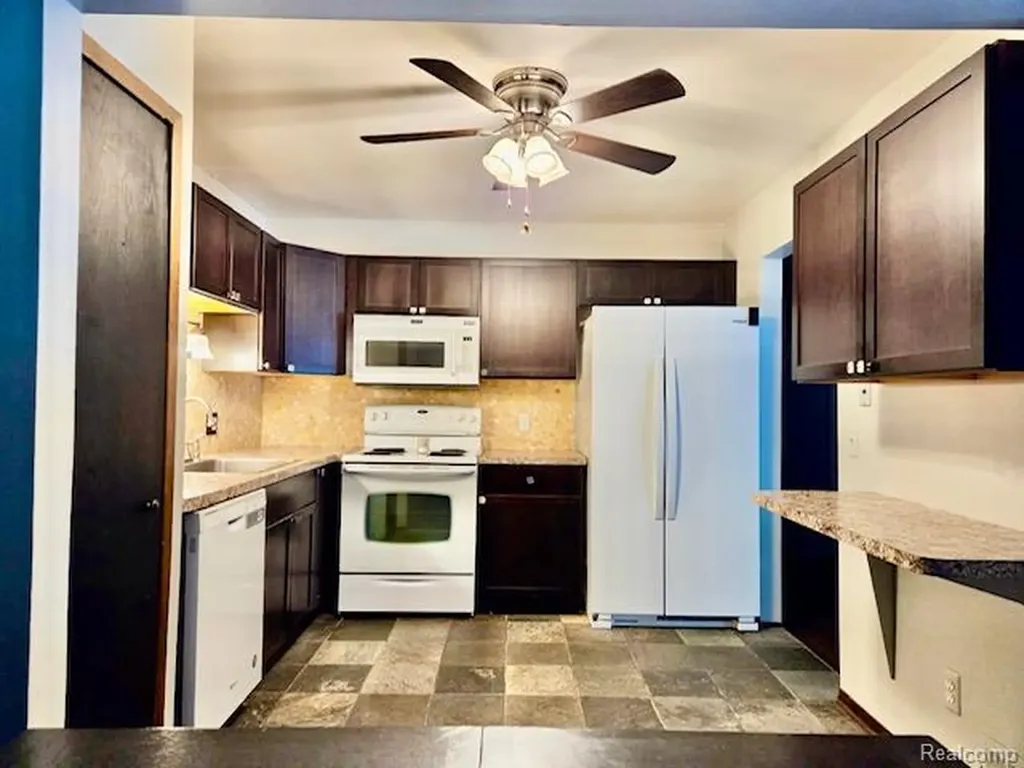 38726 Golfview Drive E Clinton Charter Township MI 48038