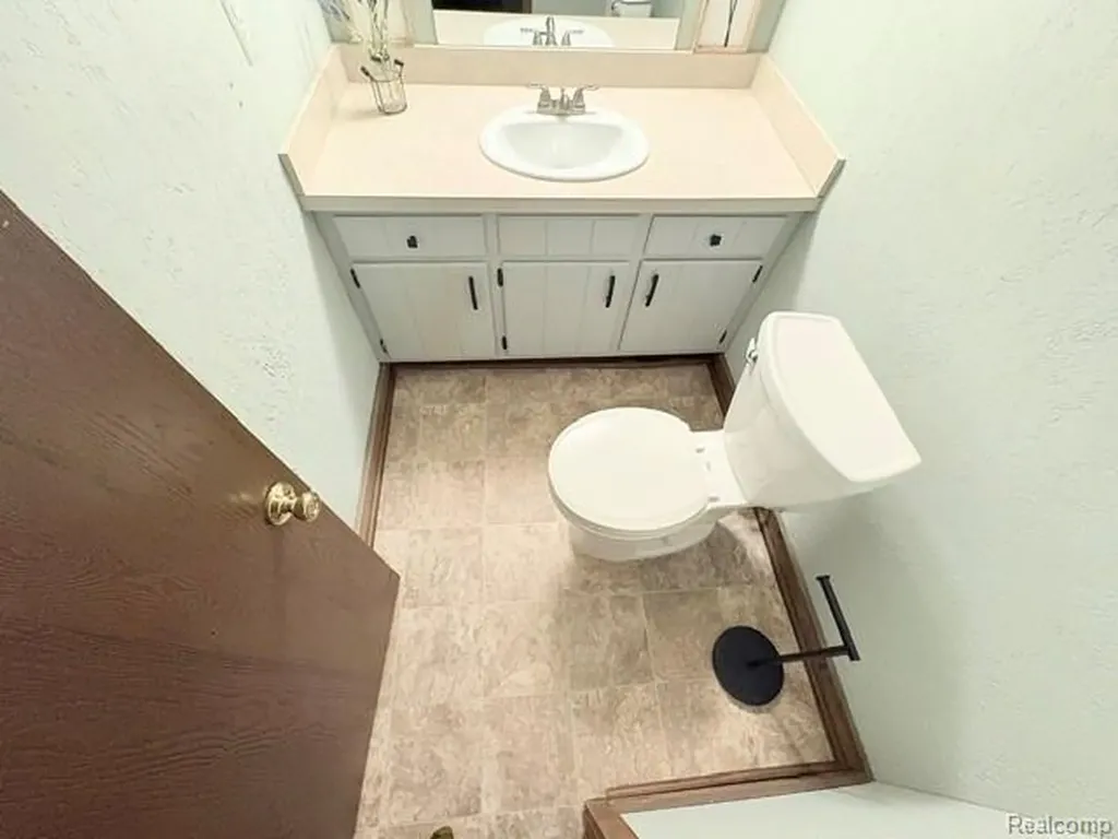 38726 Golfview Drive E Clinton Charter Township MI 48038