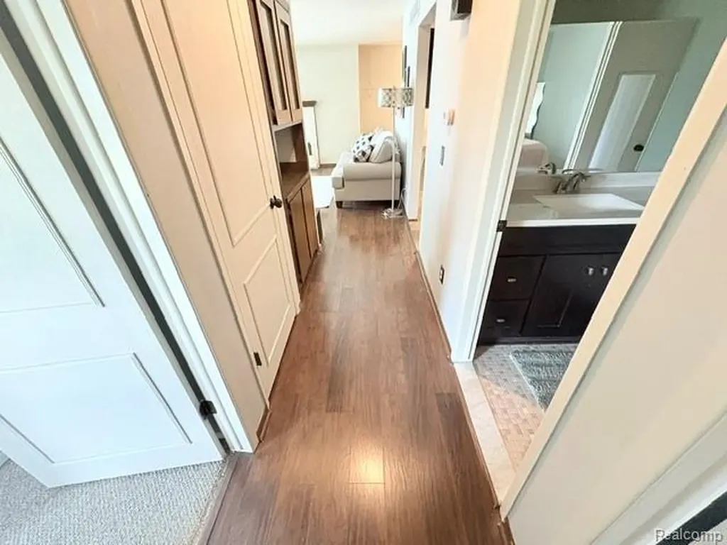 38726 Golfview Drive E Clinton Charter Township MI 48038