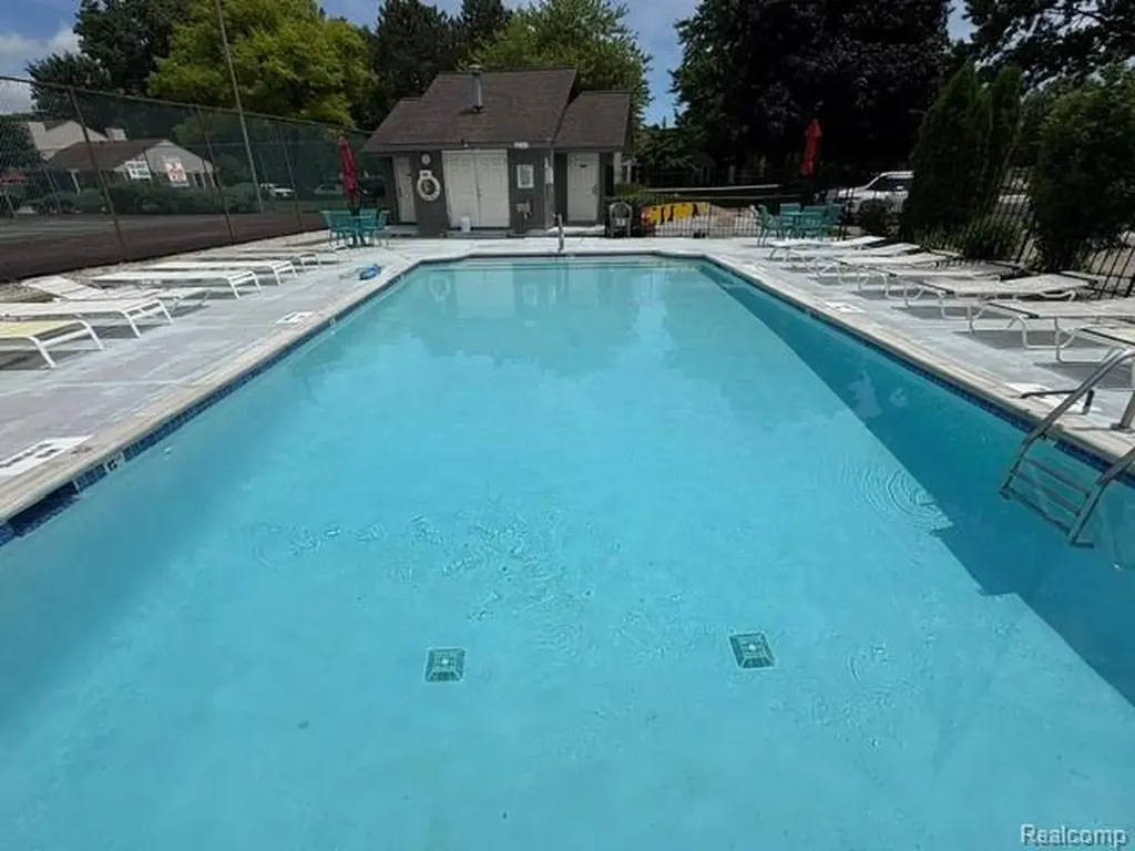 38726 Golfview Drive E Clinton Charter Township MI 48038
