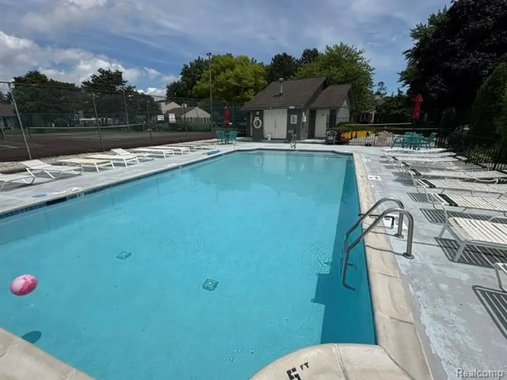 38726 Golfview Drive E Clinton Charter Township MI 48038