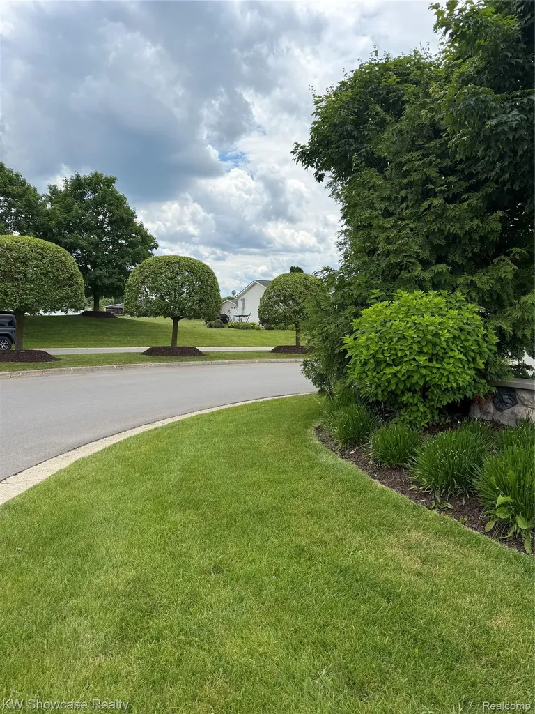 1978 Santa Fe Trail Drive Hartland Township MI 48353
