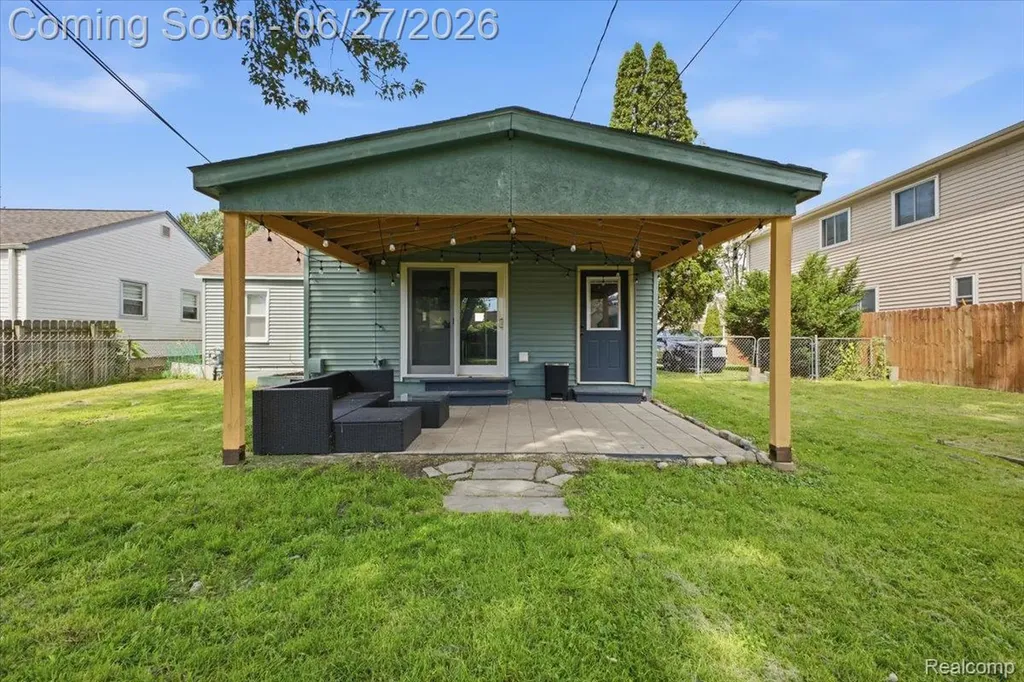 27116 Delton Street Madison Heights City MI 48071