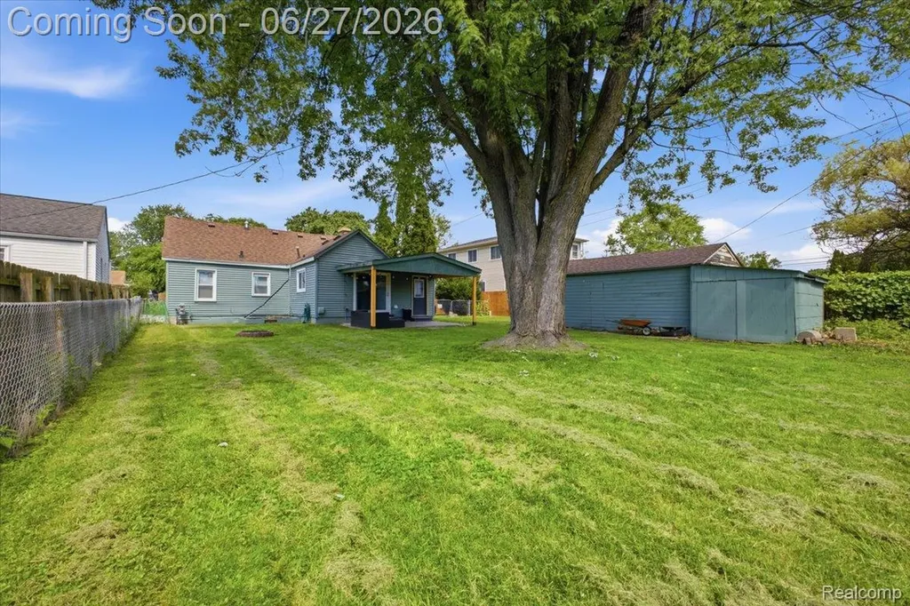 27116 Delton Street Madison Heights City MI 48071