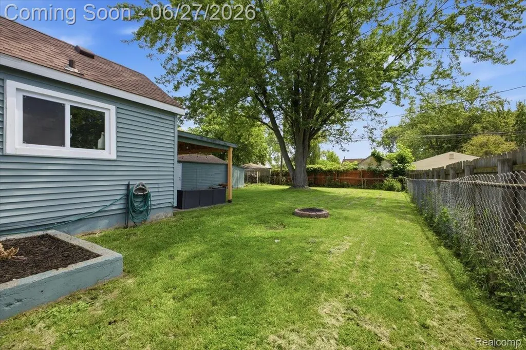 27116 Delton Street Madison Heights City MI 48071