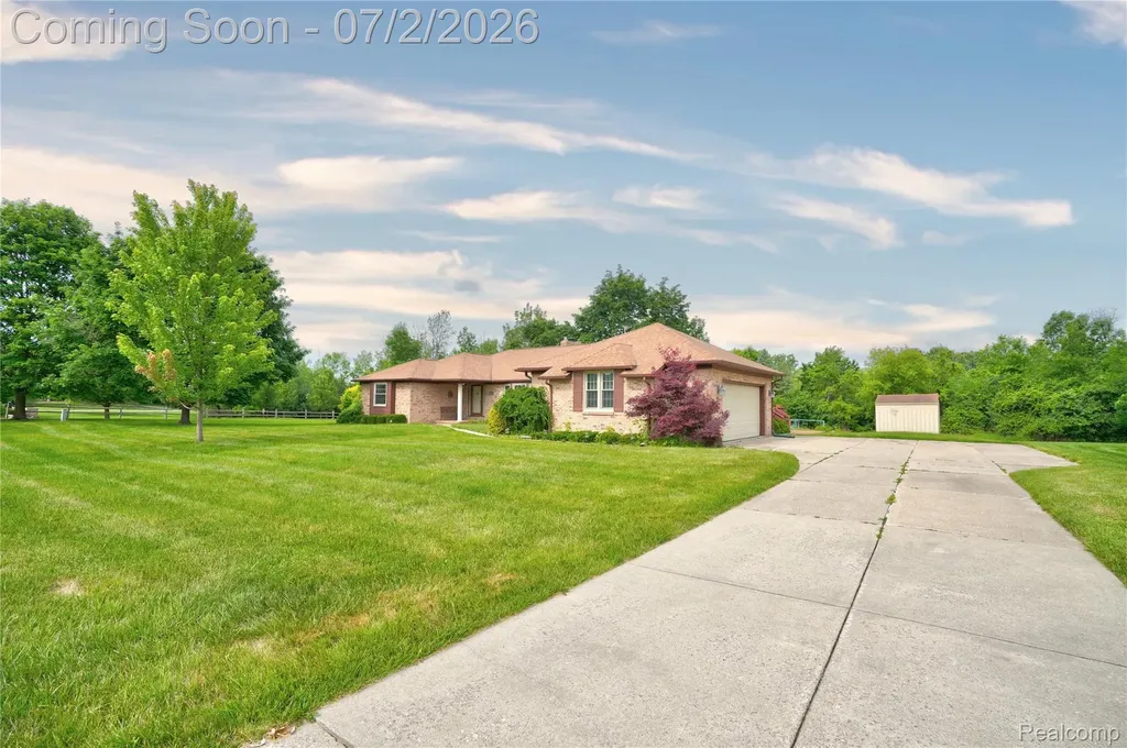 1225 Old Timber Trail Flint Charter Township MI 48532