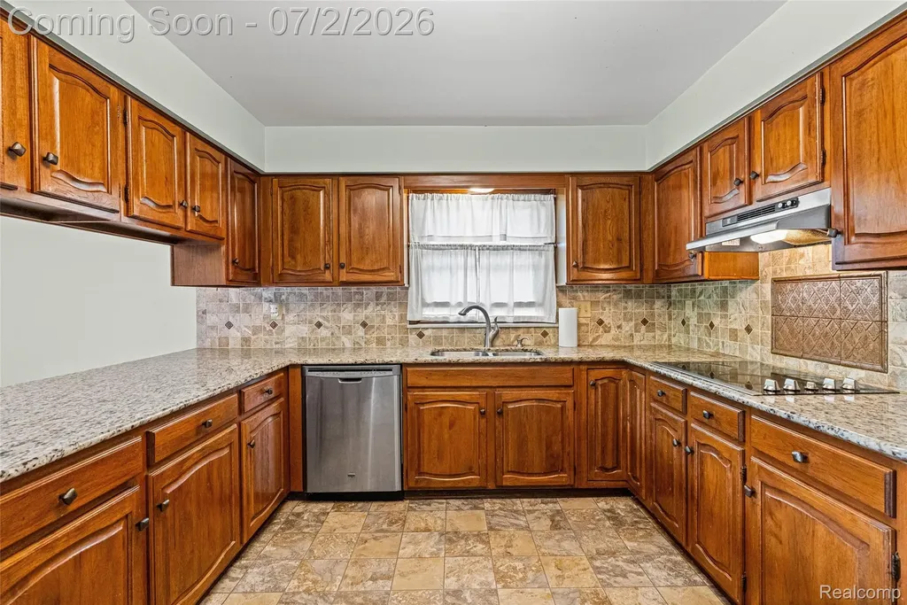 1225 Old Timber Trail Flint Charter Township MI 48532