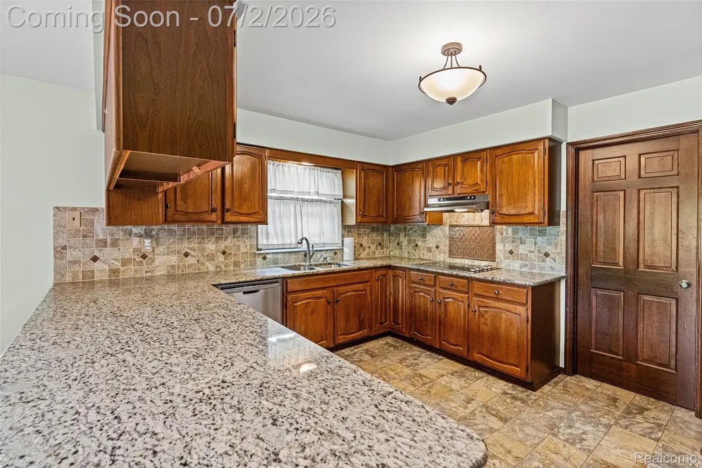 1225 Old Timber Trail Flint Charter Township MI 48532