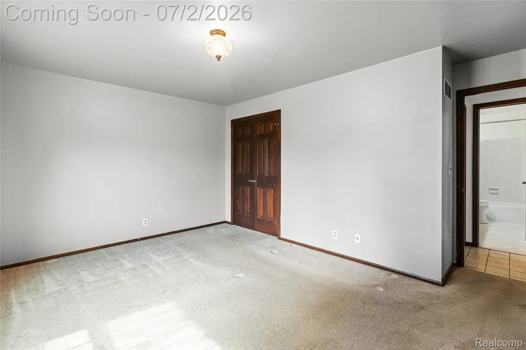 1225 Old Timber Trail Flint Charter Township MI 48532