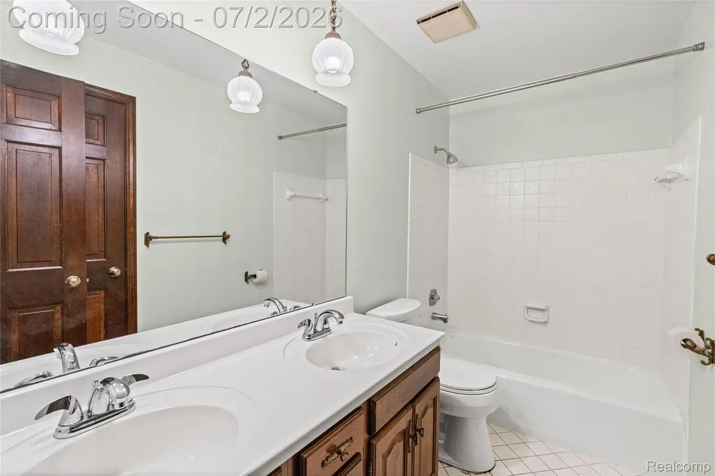 1225 Old Timber Trail Flint Charter Township MI 48532