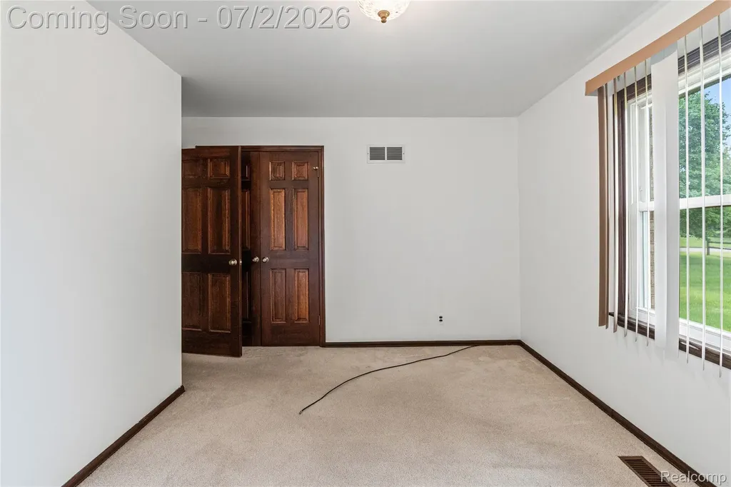 1225 Old Timber Trail Flint Charter Township MI 48532