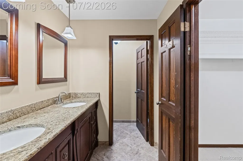 1225 Old Timber Trail Flint Charter Township MI 48532
