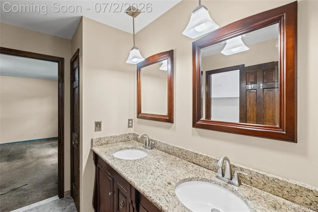 1225 Old Timber Trail Flint Charter Township MI 48532