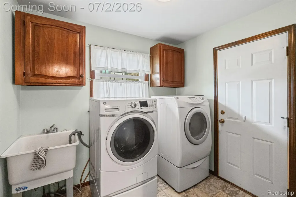1225 Old Timber Trail Flint Charter Township MI 48532