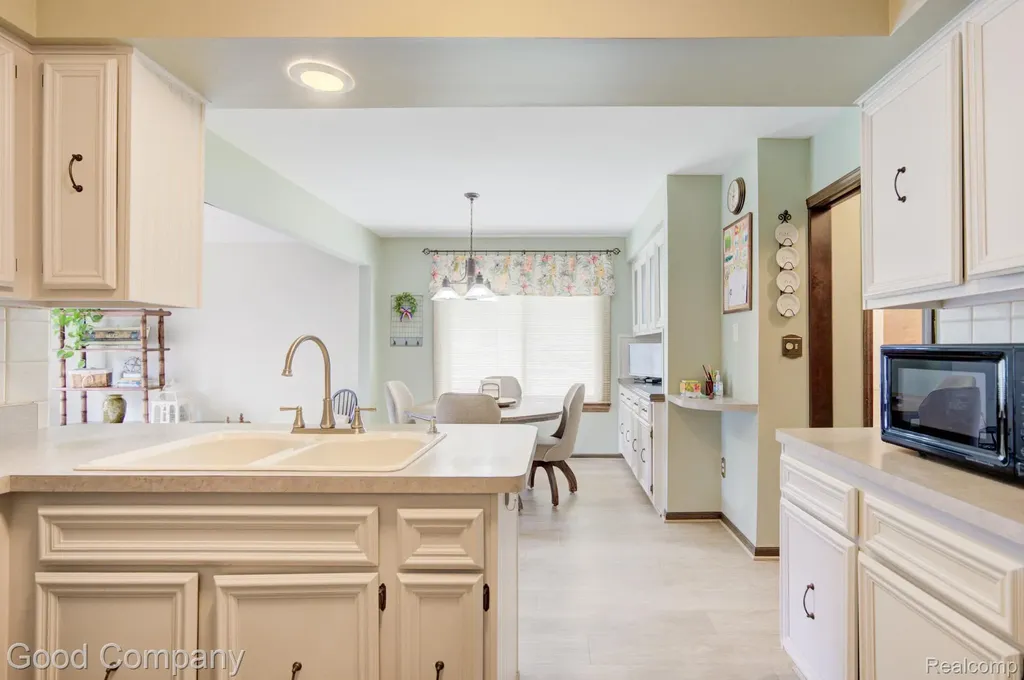 14137 Bangor Drive Sterling Heights City MI 48313