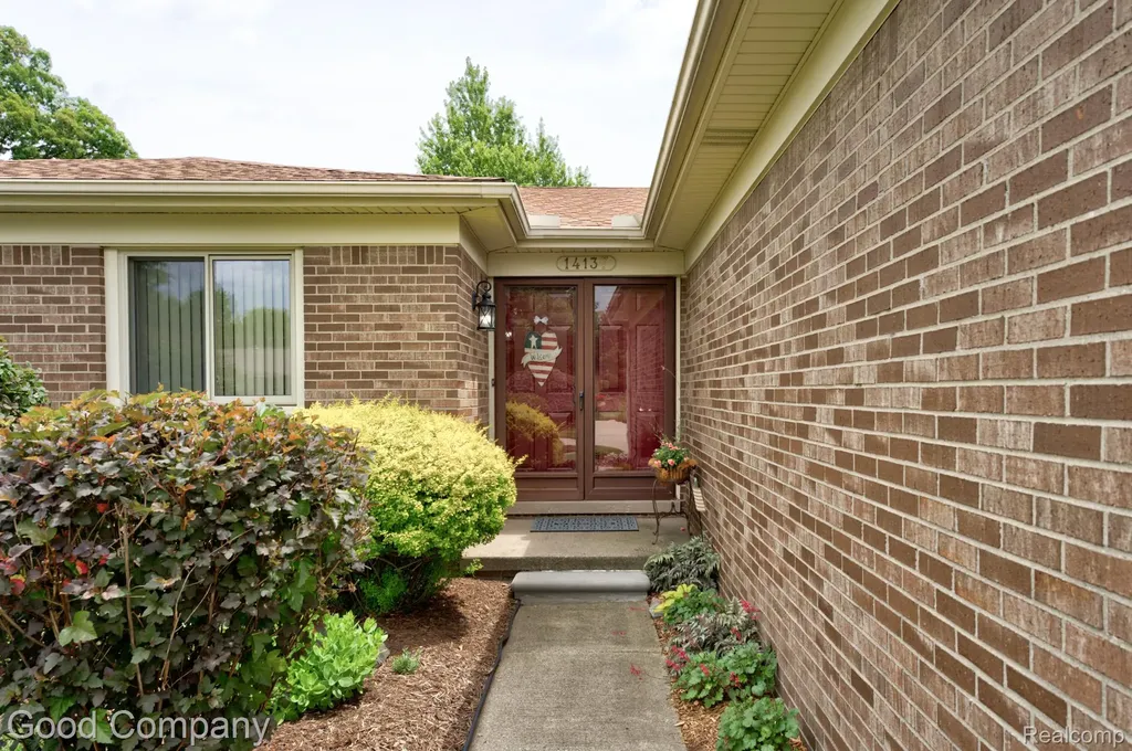 14137 Bangor Drive Sterling Heights City MI 48313