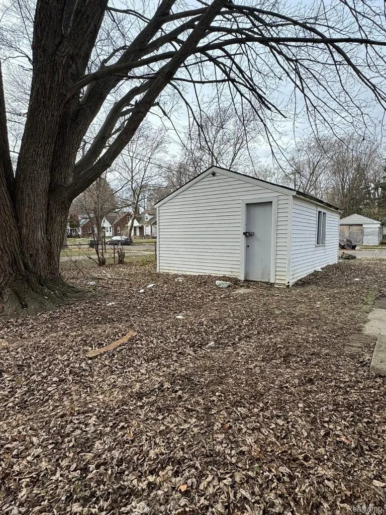 19706 Moross Road Detroit City MI 48224