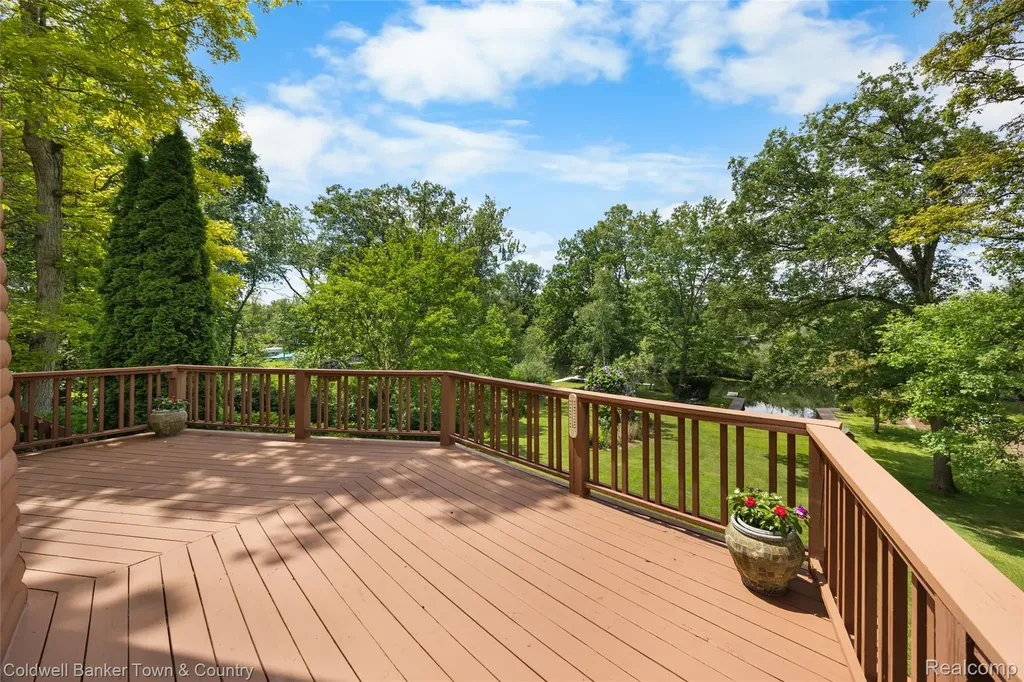 4583 Cornwell Lane Hamburg Township MI 48189