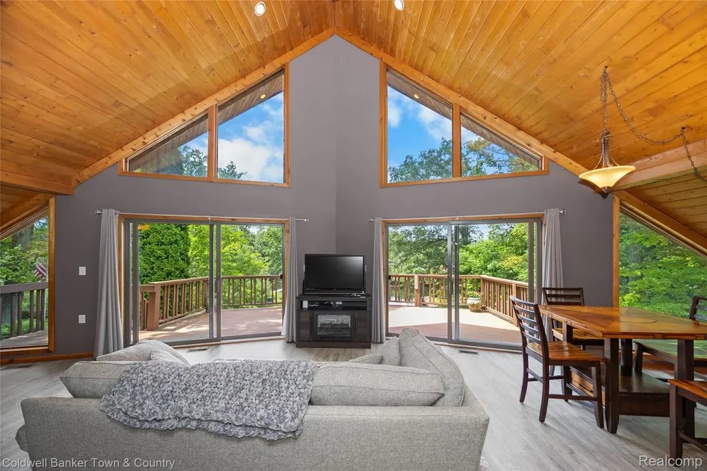 4583 Cornwell Lane Hamburg Township MI 48189